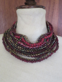 Vintage halsketting choker met imitatie granaten en bloedkoraal