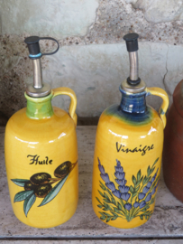 VERKOCHT Vintage Frans geel porseleinen olie- en azijnstel