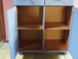 VERKOCHT Brocante lavendelblauw grenen kastje