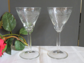 verkocht* Oude kristallen likeurglazen, set van 2 stuks