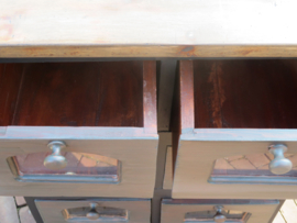 VERKOCHT Oude massief houten apothekerskast - 6 laden met glas
