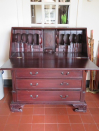 VERKOCHT Oude klassieke secretaire bureau