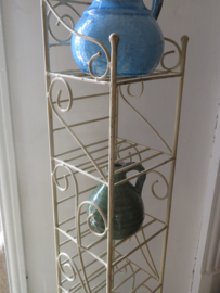 VERKOCHT Brocante Frans smal staand metalen rek - 108 cm hoog