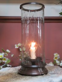 VERKOCHT Vintage windlicht - gegraveerd glas - bronsmetalen voet