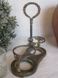 VERKOCHT Brocante olie en azijnstel in bruine ijzeren houder