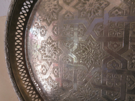 VERKOCHT Oud Marokkaans zilveren dienblad met opstaande ajour rand - 40 cm