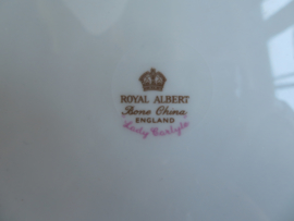 VERKOCHT Ontbijtborden Royal Albert Lady Carlyle, 20 cm