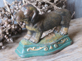 VERKOCHT Brocante gietijzeren deurstopper hond teckel