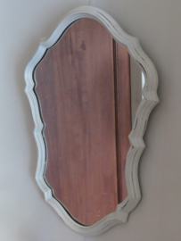 VERKOCHT Oude brocante ovale Franse spiegel in witte houten lijst, 62 x 43 cm
