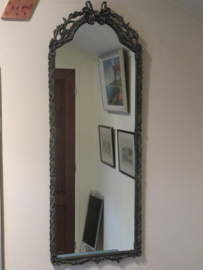 VERKOCHT Brocante smalle spiegel in donkergrijze houten lijst, 116x42 cm