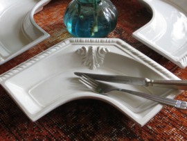 Witte aardewerk serveerschaal / side plates, 4 in 1