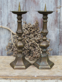 VERKOCHT Stel antieke koperen kandelaars, 30 cm