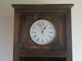 VERKOCHT Brocante open houten kast met ingebouwde klok Colonial Clock Co.
