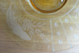 VERKOCHT Glazen schaal van fijn geslepen glas, 37,5 cm