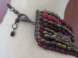 Vintage halsketting choker met imitatie granaten en bloedkoraal