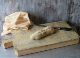 VERKOCHT Oude dikke houten snijplank broodplank - 58 cm, 5 cm dik