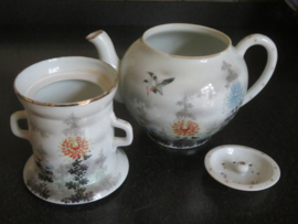 Oude Japanse Kutani porseleinen theepot met zeef