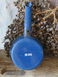 VERKOCHT Oud blauw emaille steelpannetje