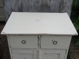 VERKOCHT Brocante witte houten kast