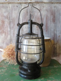 VERKOCHT Antieke Franse ijzeren stormlamp olielamp lantaarn