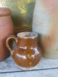 VERKOCHT Antiek brocante bruin aardewerk melkkannetje - 7,5 cm