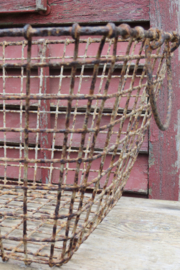 VERKOCHT Franse metalen krabbenmand oestermand draadmand