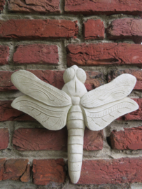 Stenen betonnen libel  wandornament - 24 cm lang