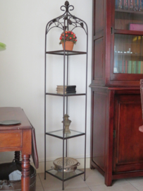 VERKOCHT Brocante hoge smalle vitrinekast glas en metaal