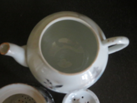 Oude Japanse Kutani porseleinen theepot met zeef