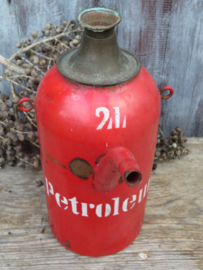 Oude rode emaille petroleumkan 2 liter