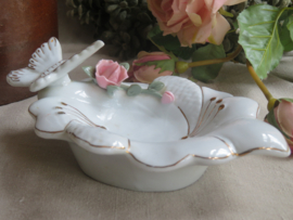 Brocante porseleinen zeepbakje schaaltje met vlinder