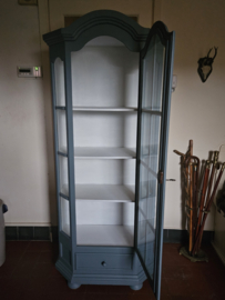 VERKOCHT Brocante blauwe vitrinekast servieskast