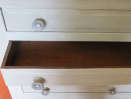 VERKOCHT Oude brocante grijze en vergrijsde houten ladenkast