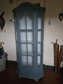 VERKOCHT Brocante blauwe vitrinekast servieskast