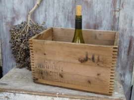 Oude Engelse houten wijnkist