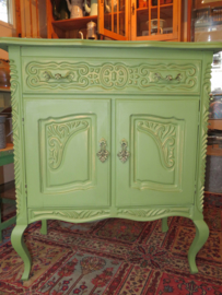 verkocht* Brocante barok kastje, Swedish green