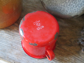 VERKOCHT Oude rode emaille maatbeker, 500ml