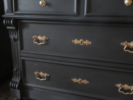 VERKOCHT Stoere antieke zwarte kast ladenkast commode