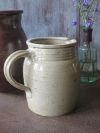 VERKOCHT Oude Franse beige greskan grespot - 16 cm (artikelnr. 121)