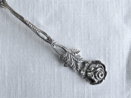 VERKOCHT Zilveren suikerlepel WMF 800, Hildesheimer Rose