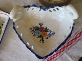 VERKOCHT Oud Frans hartvormig porseleinen zeepbakje - handgeschilderd