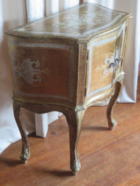 VERKOCHT Brocante Italiaans Florentijns kastje goud