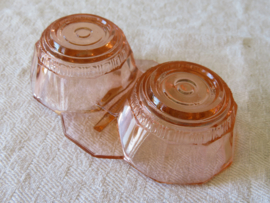 VERKOCHT Oud glazen peper en zoutstel - roze glas