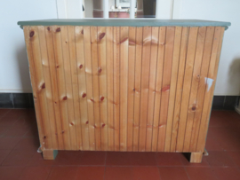 VERKOCHT Brocante groene houten kast 4 laden en deur