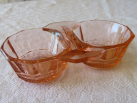 VERKOCHT Oud glazen peper en zoutstel - roze glas