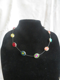 Vintage zilver metalen ketting met gekleurde steentjes