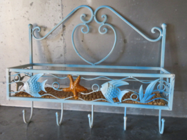 VERKOCHT Brocante blauw metalen smeedijzeren handdoekenrek met rieten planchet