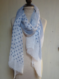 VERKOCHT Vintage lange sjaal wit lichtblauw geruit - 200 x 75 cm