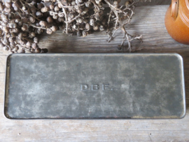 VERKOCHT Oude zilver blikken trommel - gemerkt D.B.F.