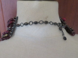Vintage halsketting choker met imitatie granaten en bloedkoraal